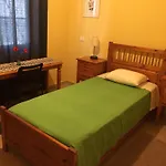 Bed & Breakfast Lauras Bb Tirana
