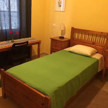 Bed and Breakfast Lauras Bb Τίρανα