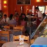 Lauras Bb Frühstückspension Tirana