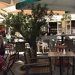 Lauras Bb Frühstückspension Tirana