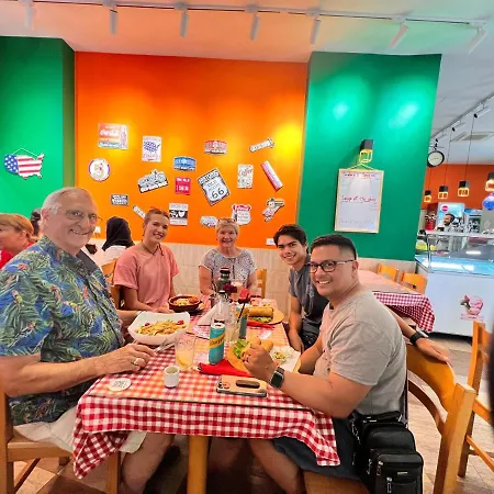 לינה וארוחת בוקר Lauras Bb