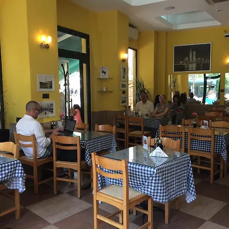 Oda ve Kahvaltı Stephen Center 3*