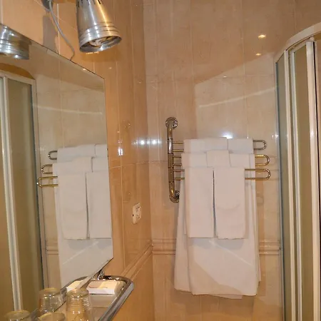 Stephen Center Oda ve Kahvaltı 3*