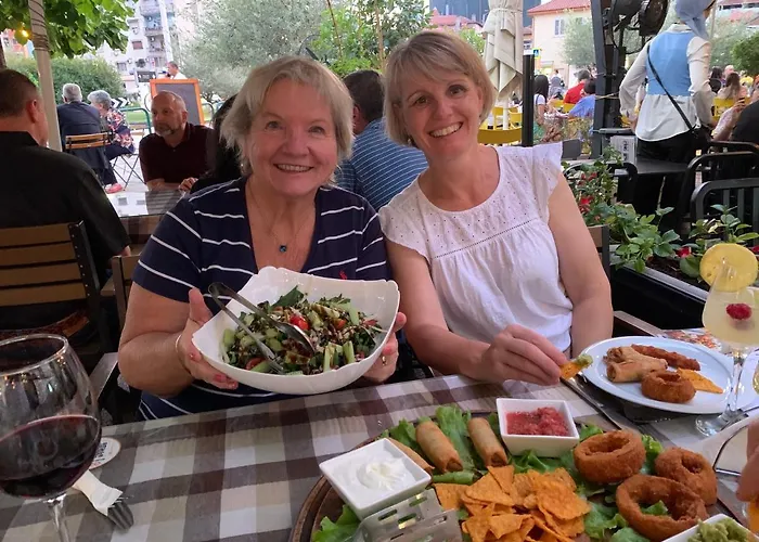 Lauras Bb לינה וארוחת בוקר