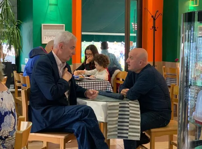 לינה וארוחת בוקר Lauras Bb 3*