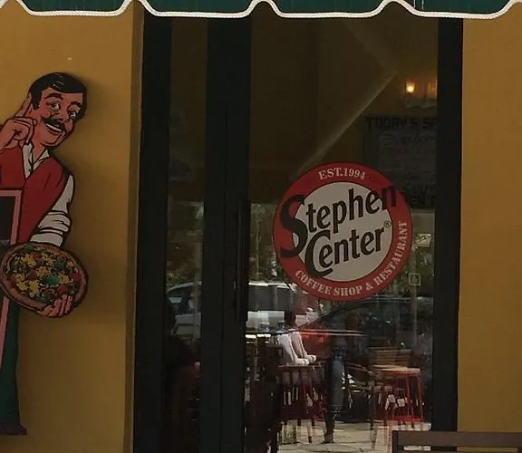 Lauras Bb לינה וארוחת בוקר 3*