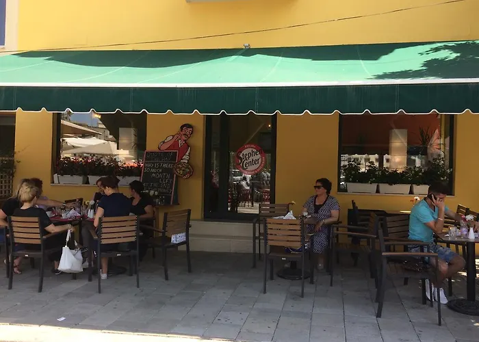 לינה וארוחת בוקר Lauras Bb